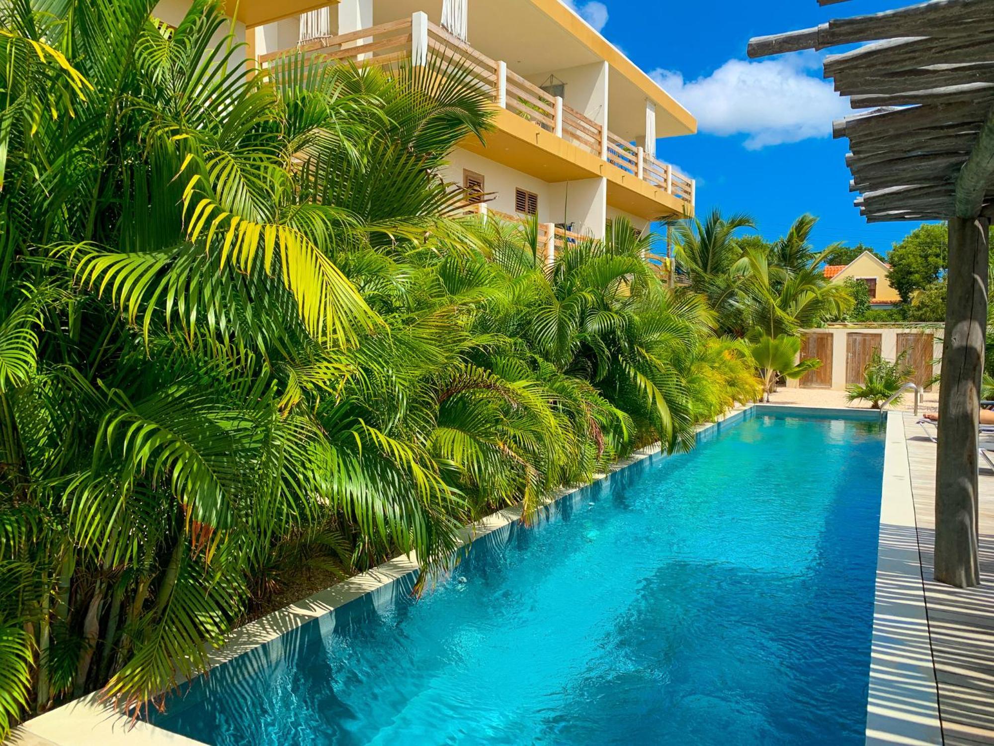 Isla Penthouse & Garden Apartments Bonaire คราเลนไดค์ ภายนอก รูปภาพ