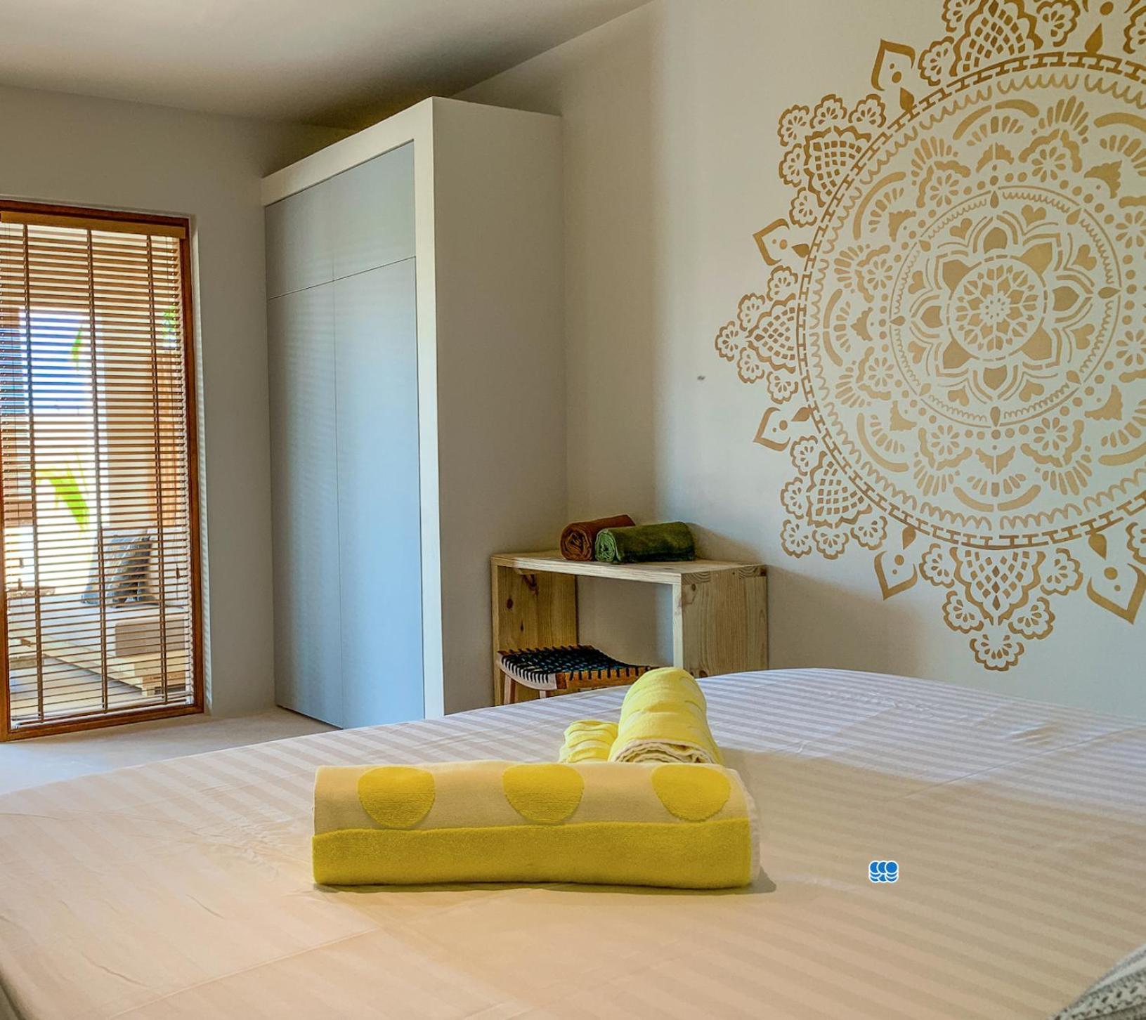 Isla Penthouse & Garden Apartments Bonaire คราเลนไดค์ ภายนอก รูปภาพ
