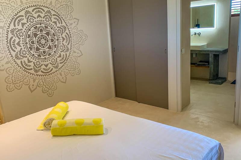 Isla Penthouse & Garden Apartments Bonaire คราเลนไดค์ ภายนอก รูปภาพ