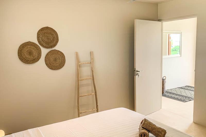 Isla Penthouse & Garden Apartments Bonaire คราเลนไดค์ ภายนอก รูปภาพ